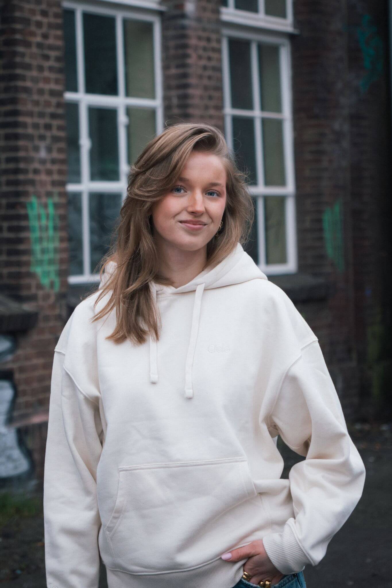 Signature Hoodie Ecru