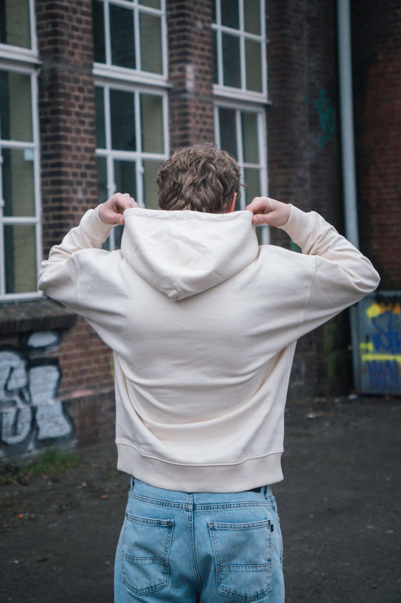 Signature Hoodie Ecru