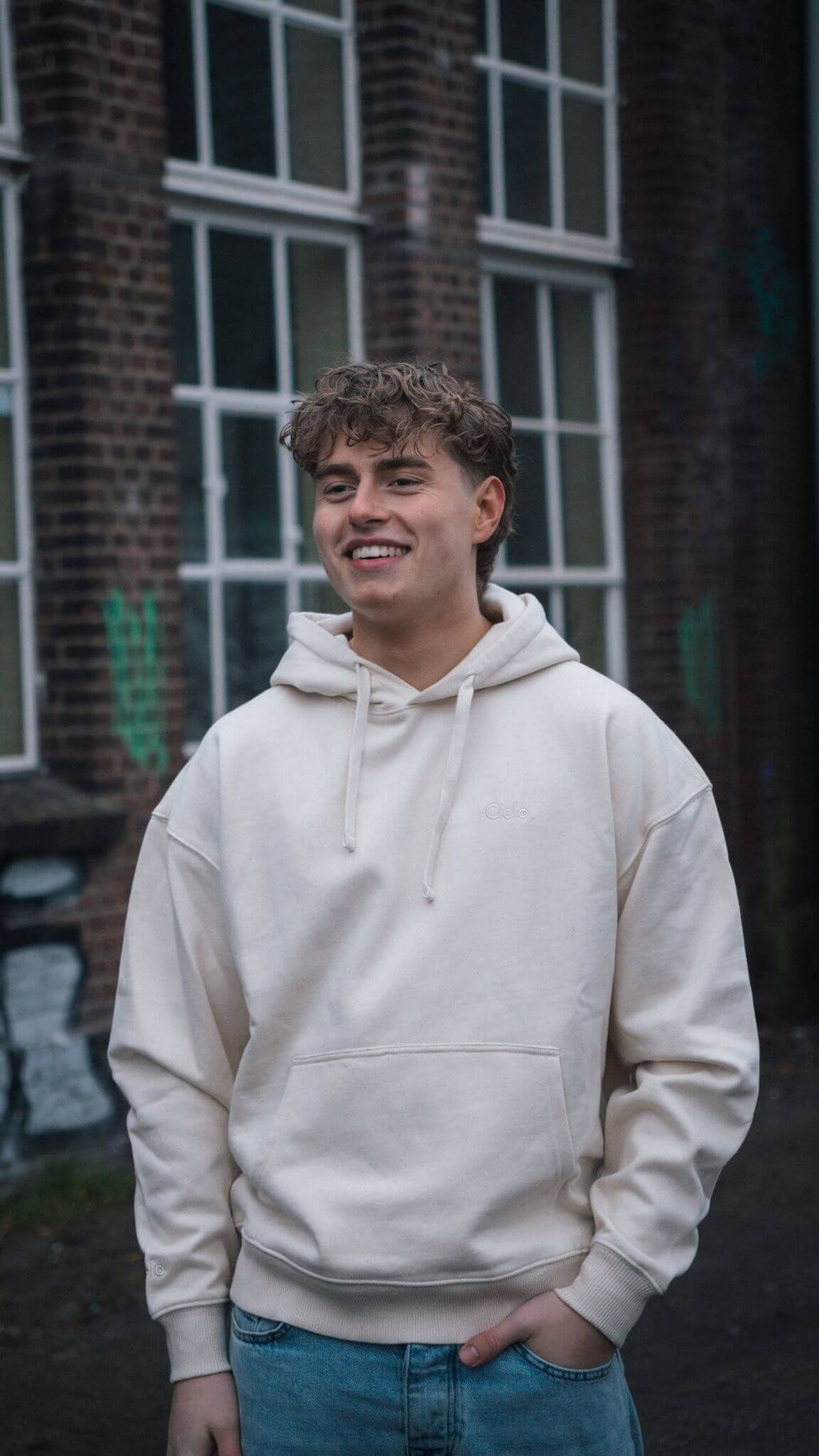 Signature Hoodie Ecru